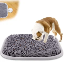 SNOOTS – Snuffelmat Hond – Snuffelmatten Voor Hond En Puppy – Honden Speelgoed Intelligentie – Agility Voor De Hond – Hondentraining – Denkspel Hond – Wasbaar Incl. Zuignappen
